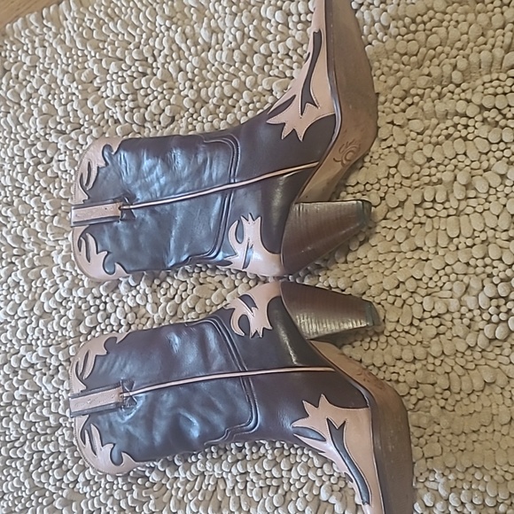 Charlie 1 Horse 7 - Picture 3 of 9